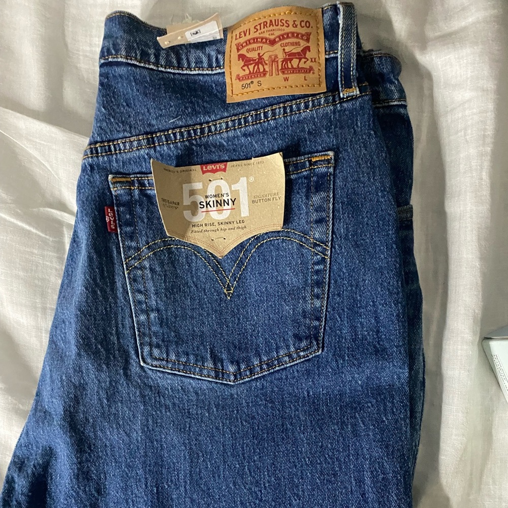 Brand new Levi’s 501 women’s skinny highrise jeans
